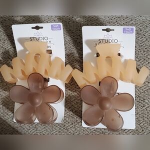 Studio Selection Flower Hair Clips